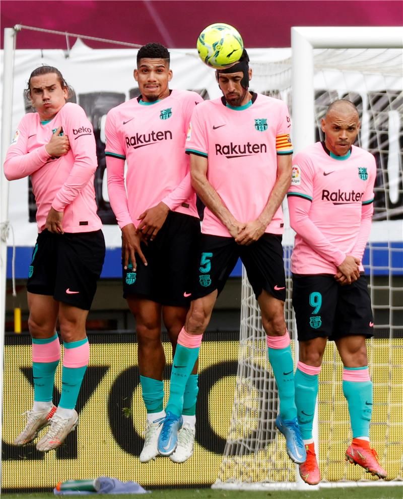 لاعبو برشلونة