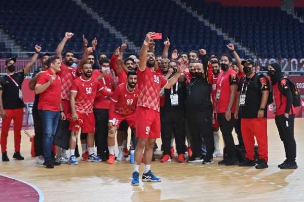 لاعبو اليد البحريني