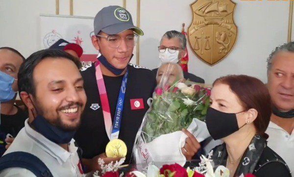 من استقبال البطل الأولمبي الحفناوي 