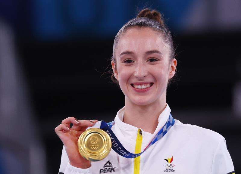  نينا ديرويل