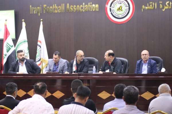 من الاجتماع