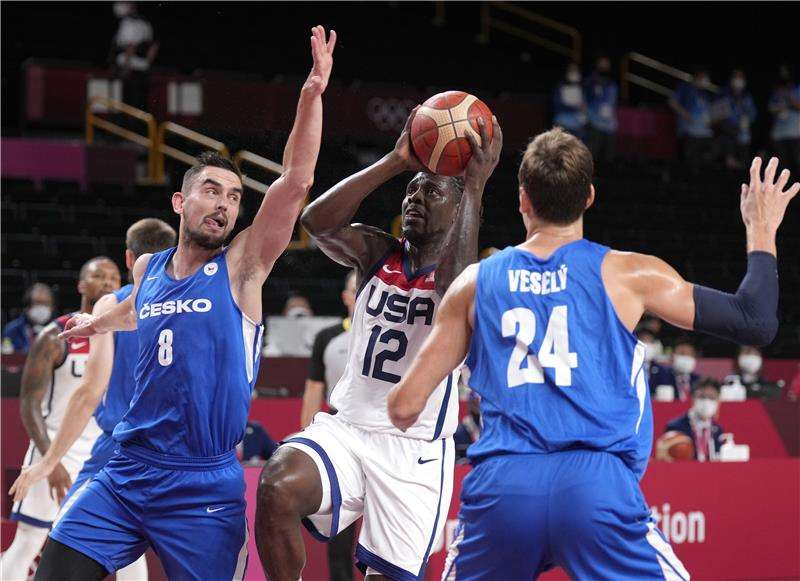 الولايات المتحدة والتشيك كرة سلة