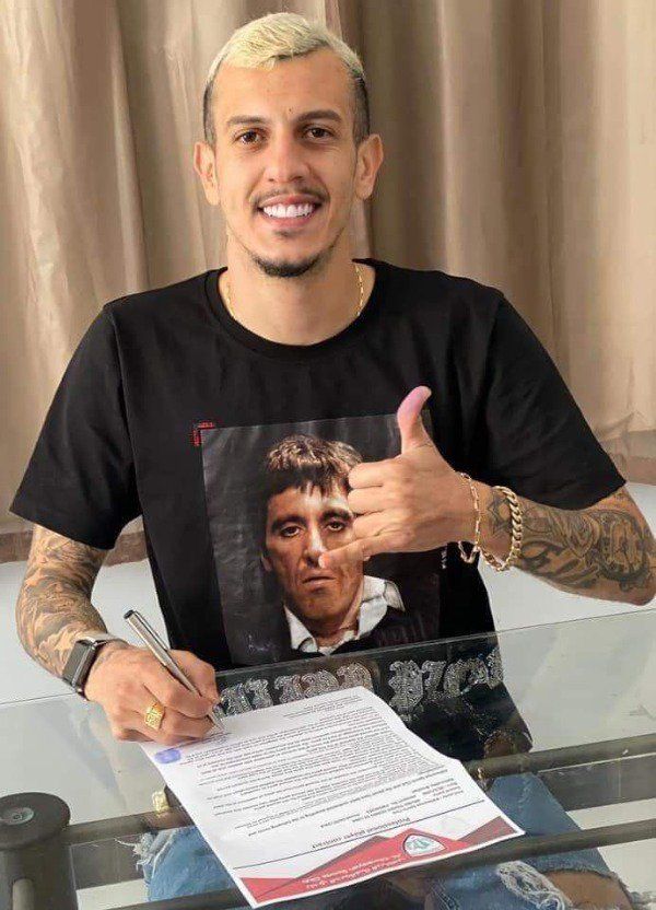 من توقيع العقد