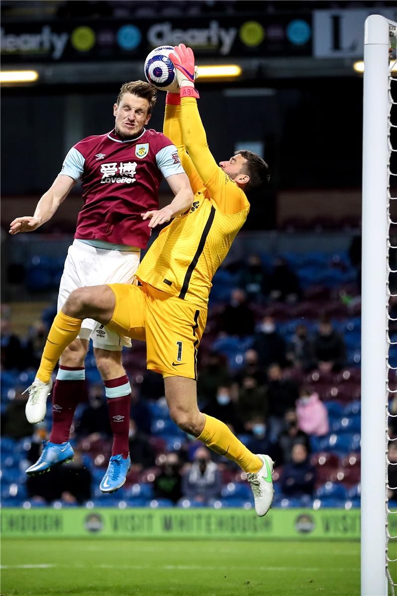 أليسون بيكر