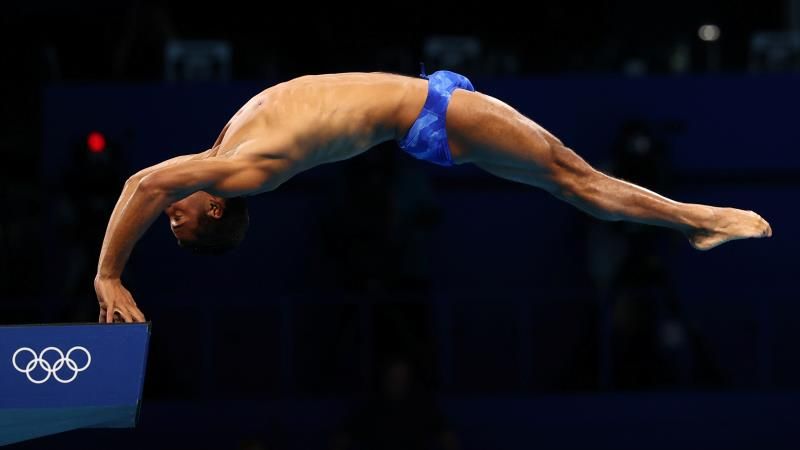 2021-08-06t061429z_619580171_rc2izo9vnr06_rtrmadp_3_olympics-2020-div-m-10m-prel-000100_reuters