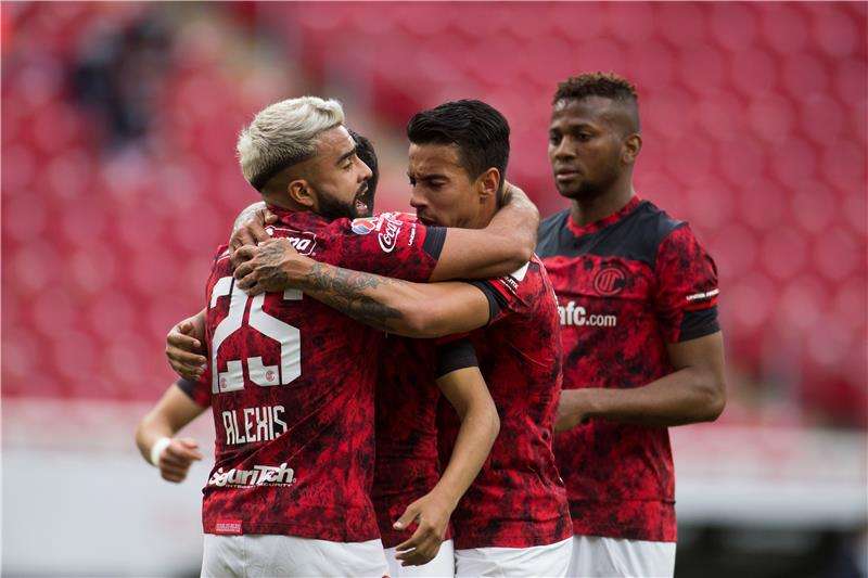 لاعبو تولوكا