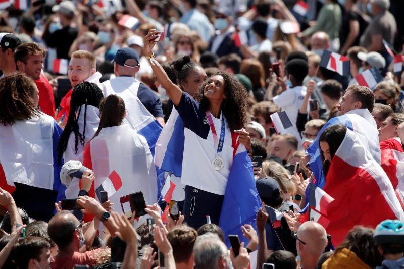 2021-08-08t145412z_1368738621_rc201p95ss46_rtrmadp_3_olympics-2020-france-handover_reuters