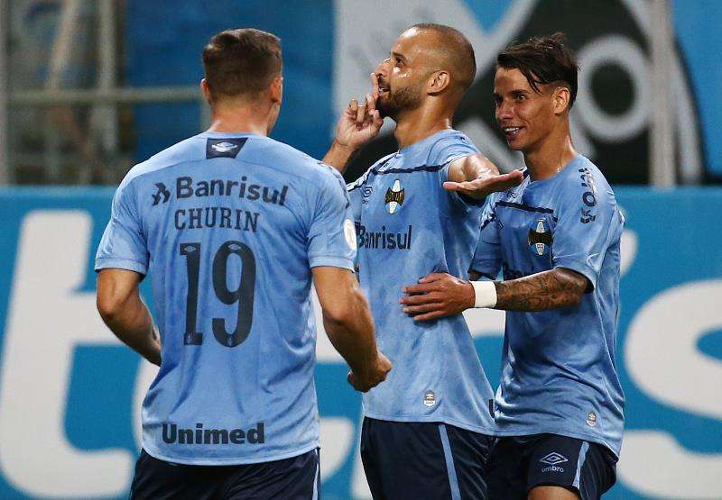 لاعبو جريميو