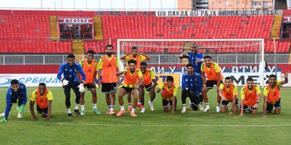 لاعبو منتخب الإمارات 