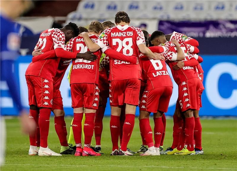 لاعبو ماينز