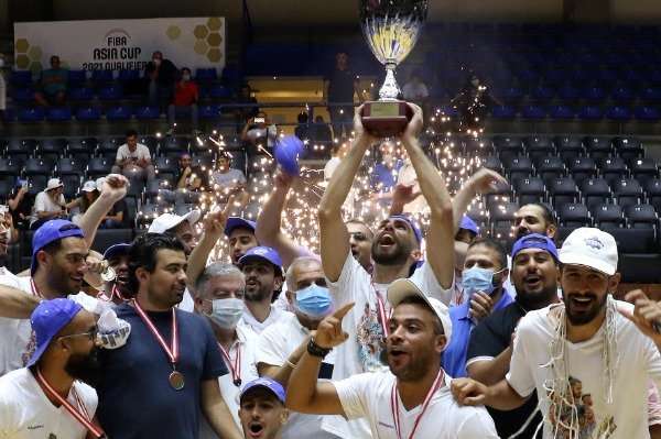 لاعبو دينامو لبنان 