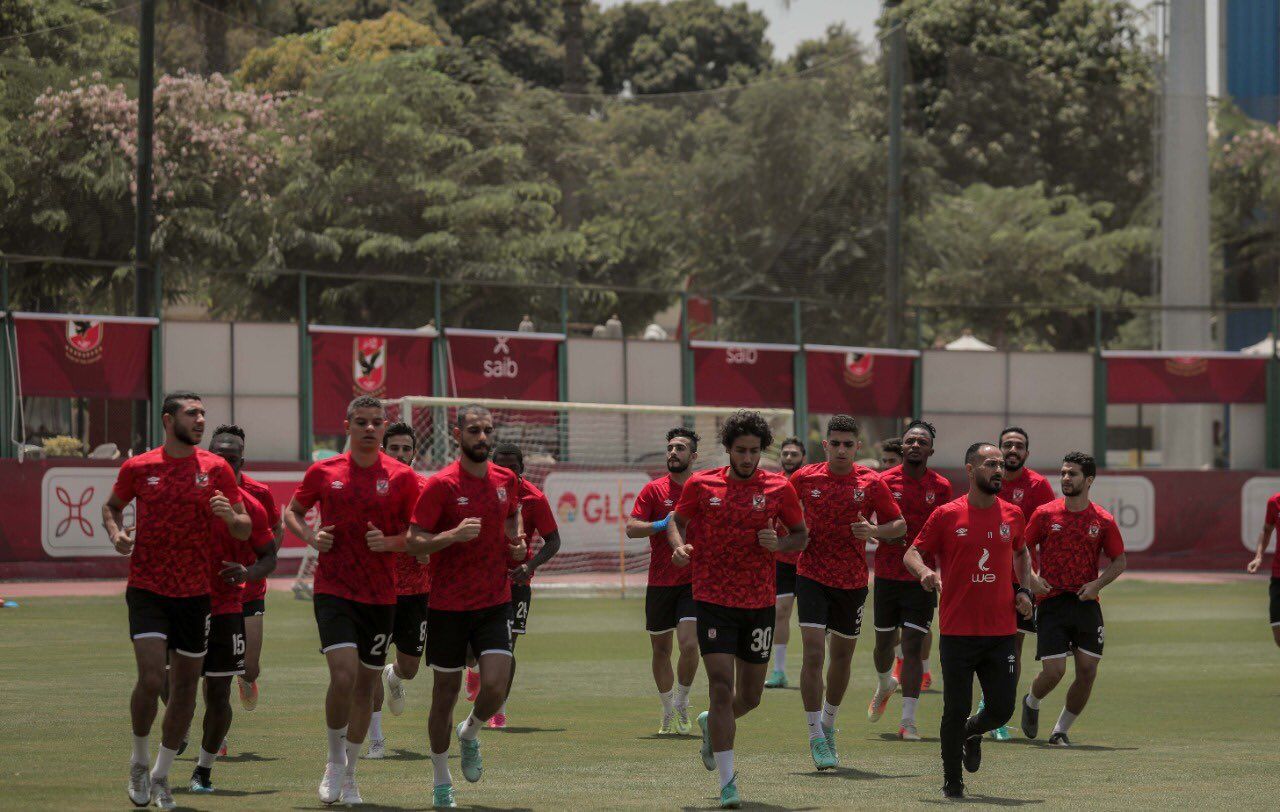 لاعبو الأهلي