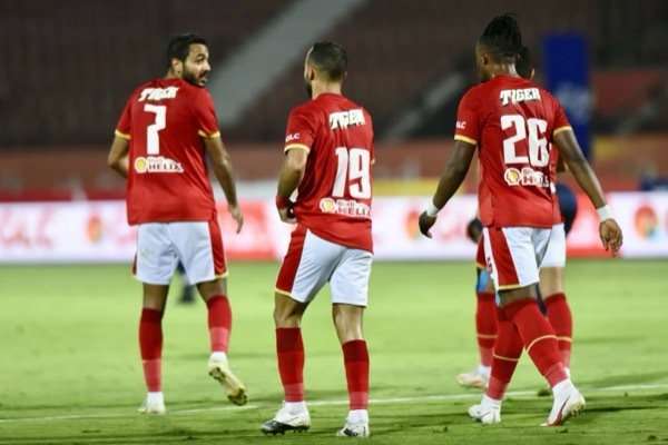 لاعبو الأهلي