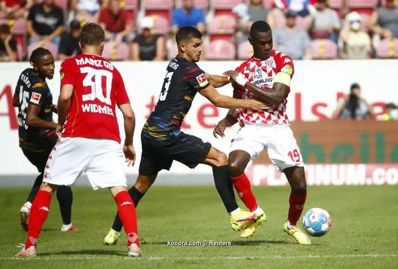 ?i=reuters%2f2021-08-15%2f2021-08-15t143406z_1793172345_up1eh8f14gt7c_rtrmadp_3_soccer-germany-mai-rbl-report_reuters