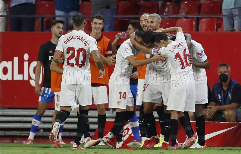 لاعبو إشبيلية 