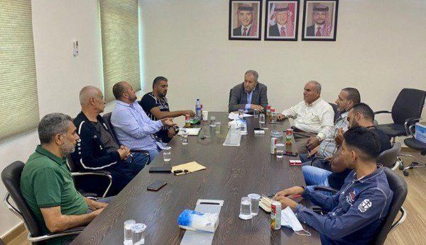 من الاجتماع
