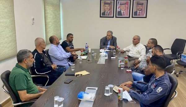 من الاجتماع