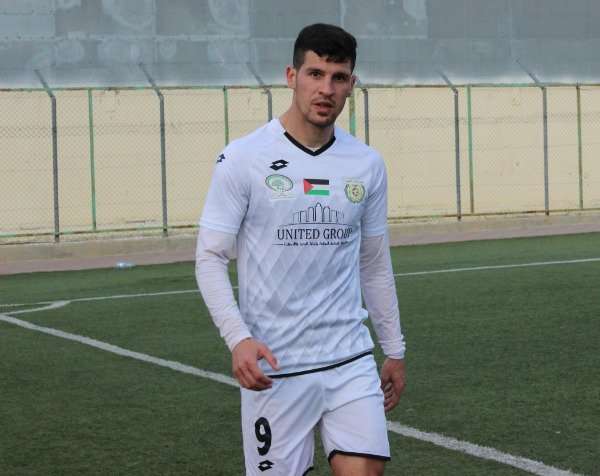 تامر صيام لاعب شباب الخليل