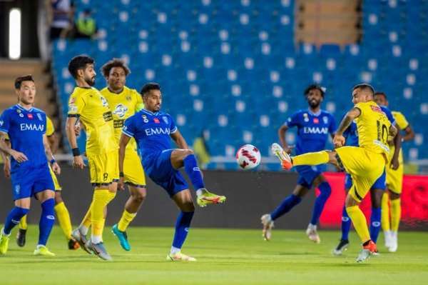جانب من لقاء التعاون والهلال
