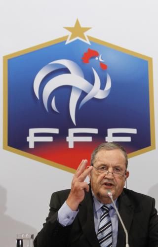 2010-07-23t171155z_01_par206_rtridsp_3_france-soccer_reuters