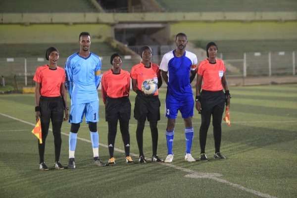 طاقم التحكيم