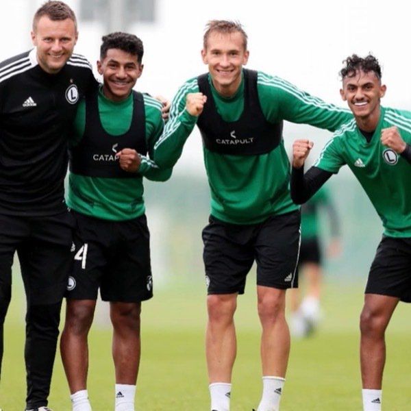 لاعبو الفتح