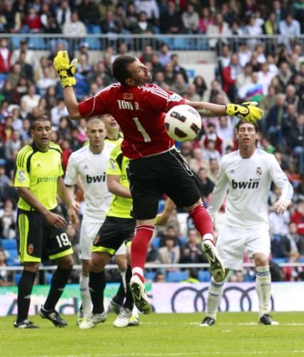 2011-04-302011-04-30t185904z_01_aco115_rtridsp_3_soccer-spain_reuters