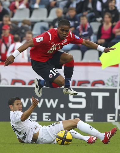 2011-04-302011-04-30t183708z_01_jna53_rtridsp_3_soccer-france_reuters