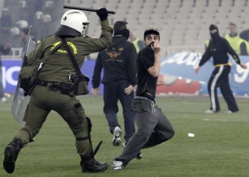 2011-04-302011-04-30t214348z_01_ath04_rtridsp_3_soccer-europe-greece-cup_reuters