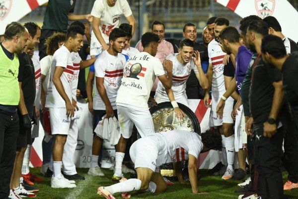 تسليم درع الدوري للزمالك