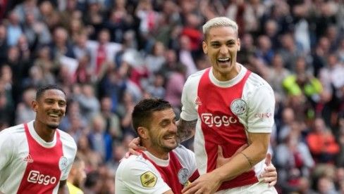 فرحة لاعبي أياكس 