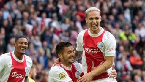 فرحة لاعبي أياكس 