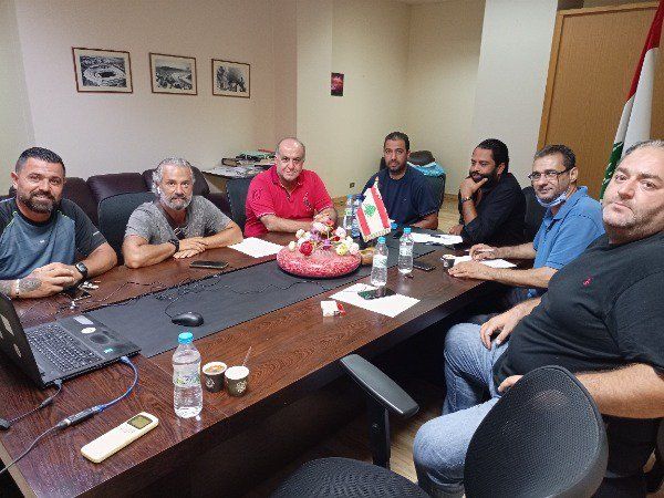 من الاجتماع