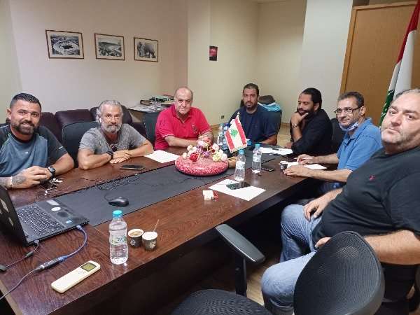 من الاجتماع