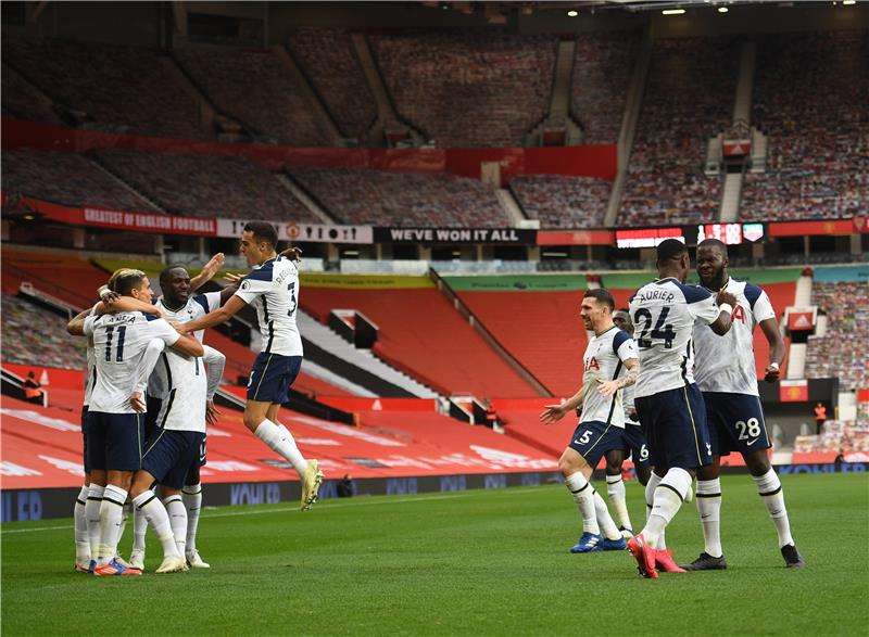 لاعبو توتنهام