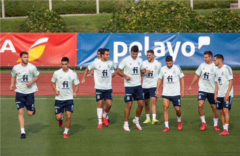 من مران منتخب إسبانيا 