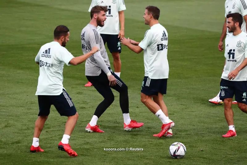 ?i=reuters%2f2021-08-30%2f2021-08-30t172348z_1184525868_up1eh8u1cbm12_rtrmadp_3_soccer-worldcup-swe-esp-preview_reuters