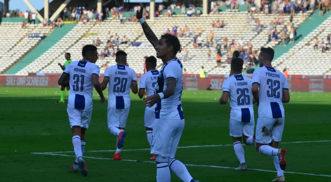 لاعبو تاييريس 