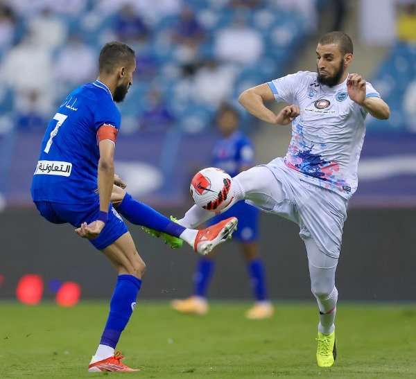 يوسف الجبلي (بالأبيض)