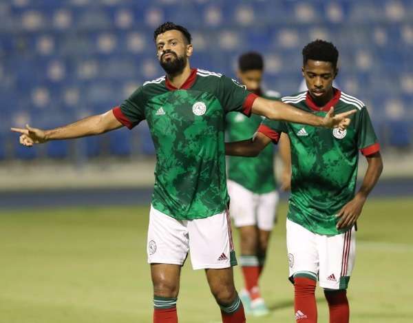 لاعبو الاتفاق 