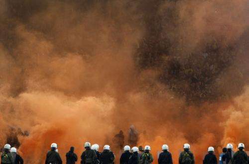 2011-04-302011-04-30t225901z_01_ath14_rtridsp_3_soccer-europe-greece-cup_reuters