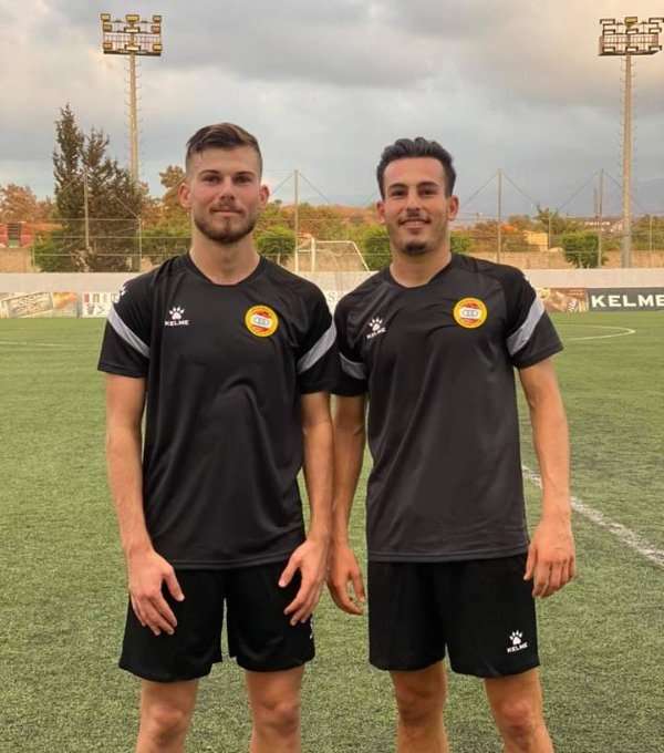 لاعبا العهد