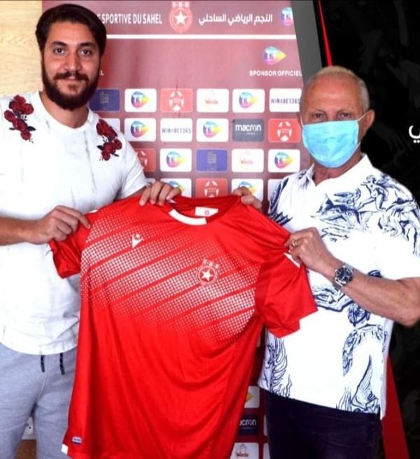 محمد جابر اليحياوي مع رئيس النجم الساحلي رضا شرف الدين 