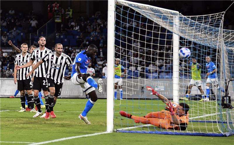 يوفنتوس ونابولي