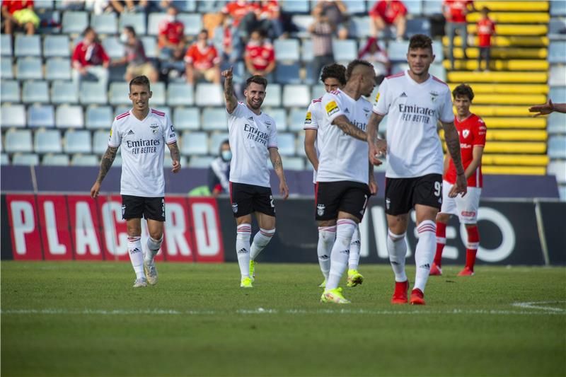 لاعبو بنفيكا 