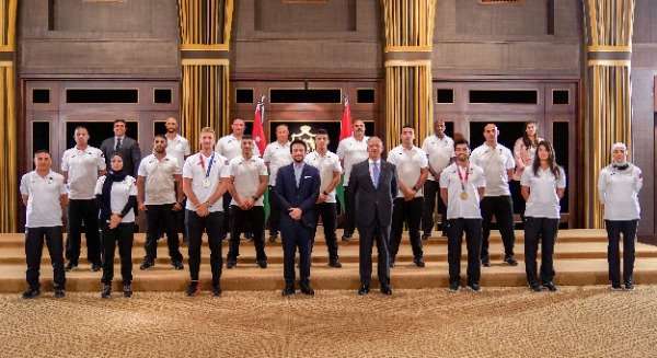 ولي العهد خلال استقباله أبطال الأردن