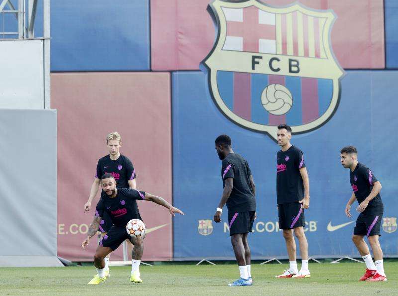 لاعبو برشلونة