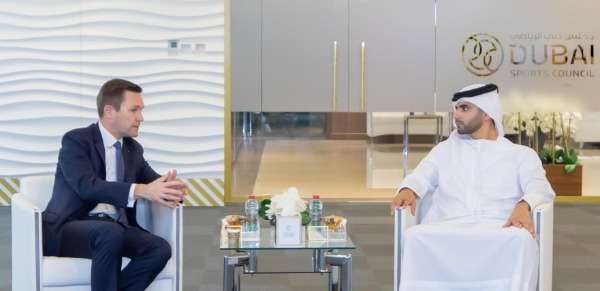 من الاجتماع