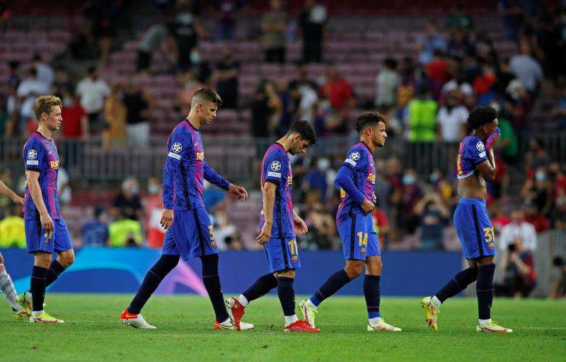 لاعبو برشلونة 