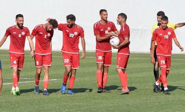 فرحة لاعبي الإخاء الأهلي عاليه